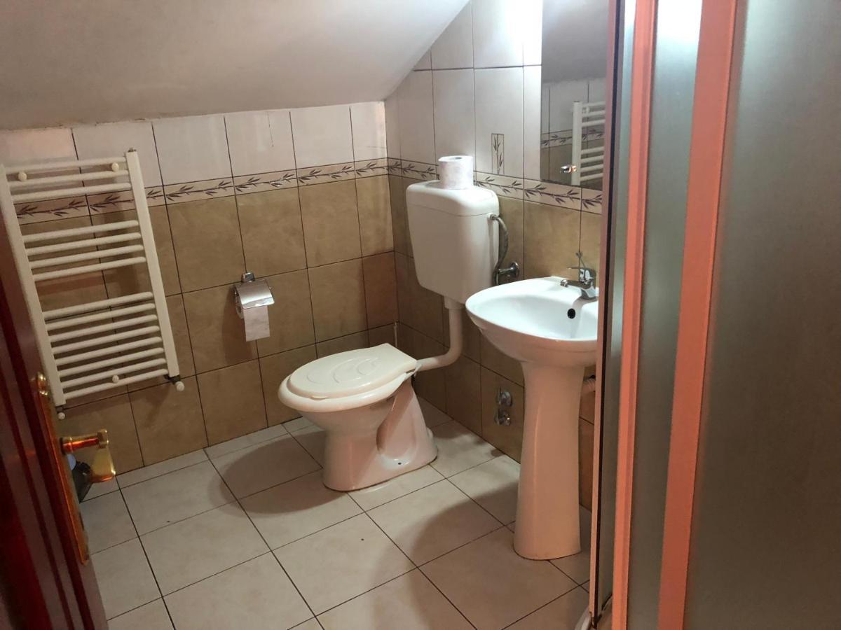 Pension Rozeclas Oradea Exteriér fotografie