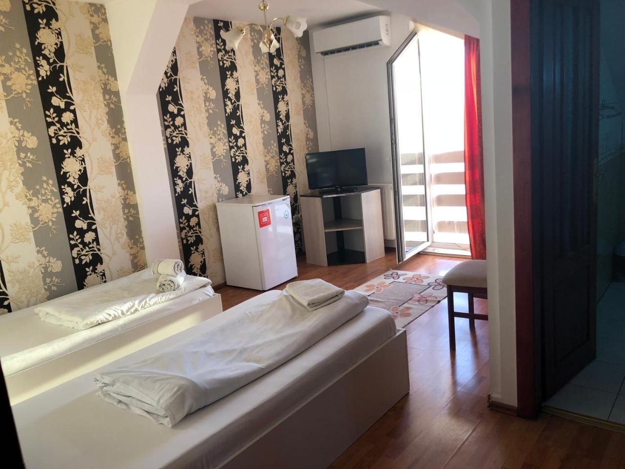 Pension Rozeclas Oradea Exteriér fotografie