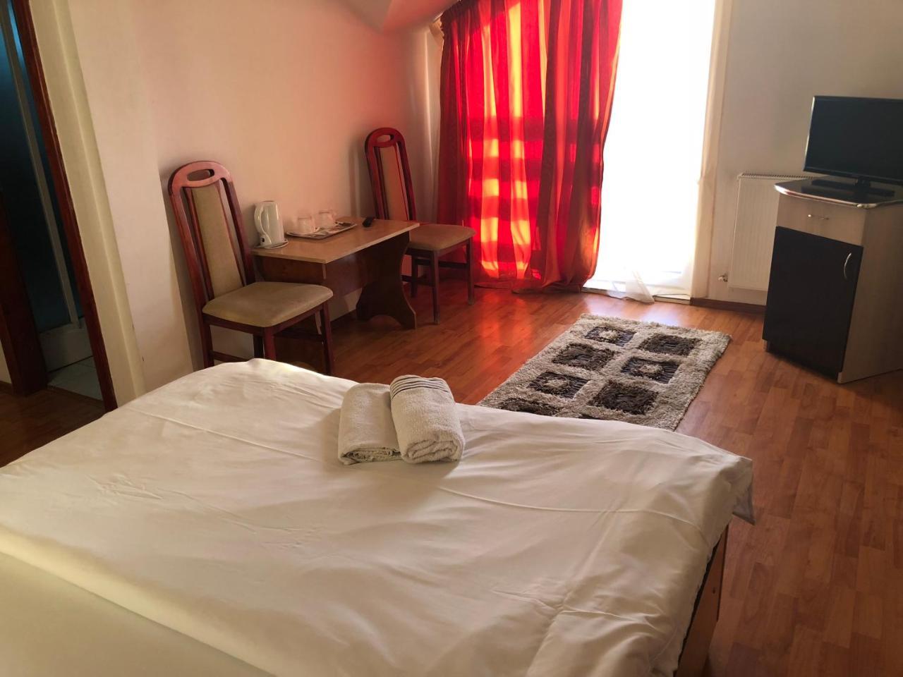 Pension Rozeclas Oradea Exteriér fotografie
